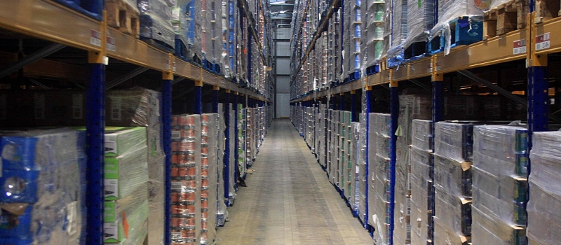 Vlakke bedrijfsvloer hoogbouw magazijn klasse DIN 15185 Vlakke bedrijfsvloer hoogbouw magazijn klasse DIN 15185