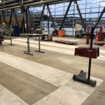 Vlakke betonvloeren voertuig opstelplaatsen t.b.v. apk keuring